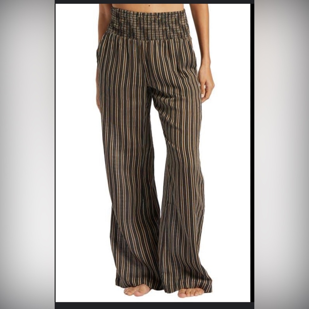 Women’s billabong pants - size Medium - new with tags
